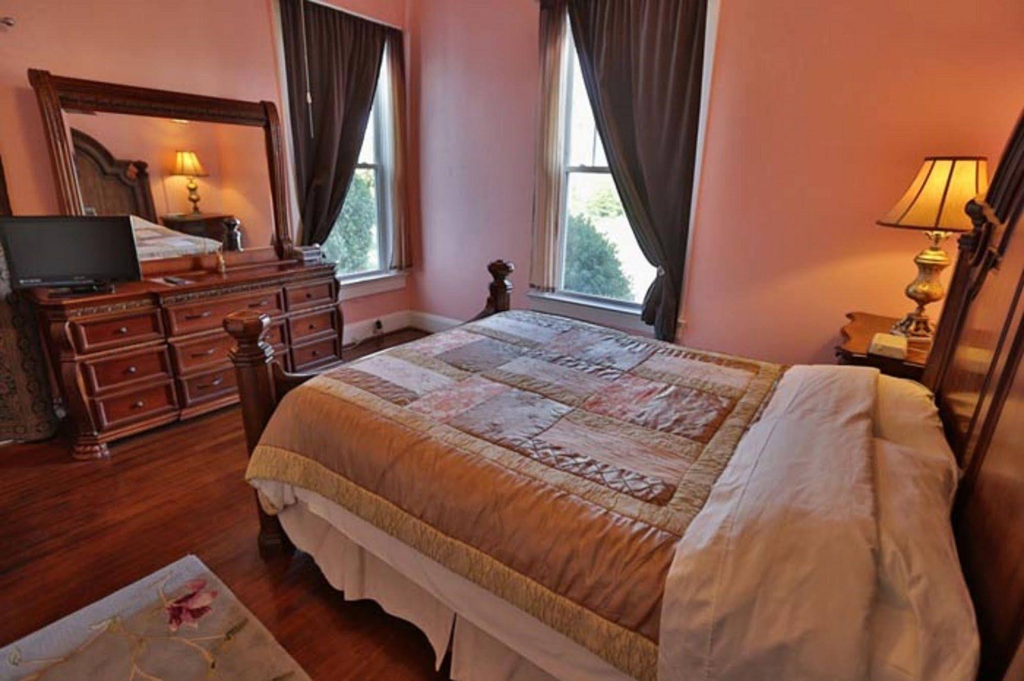 Simply Divine Hotel Dunn Kültér fotó