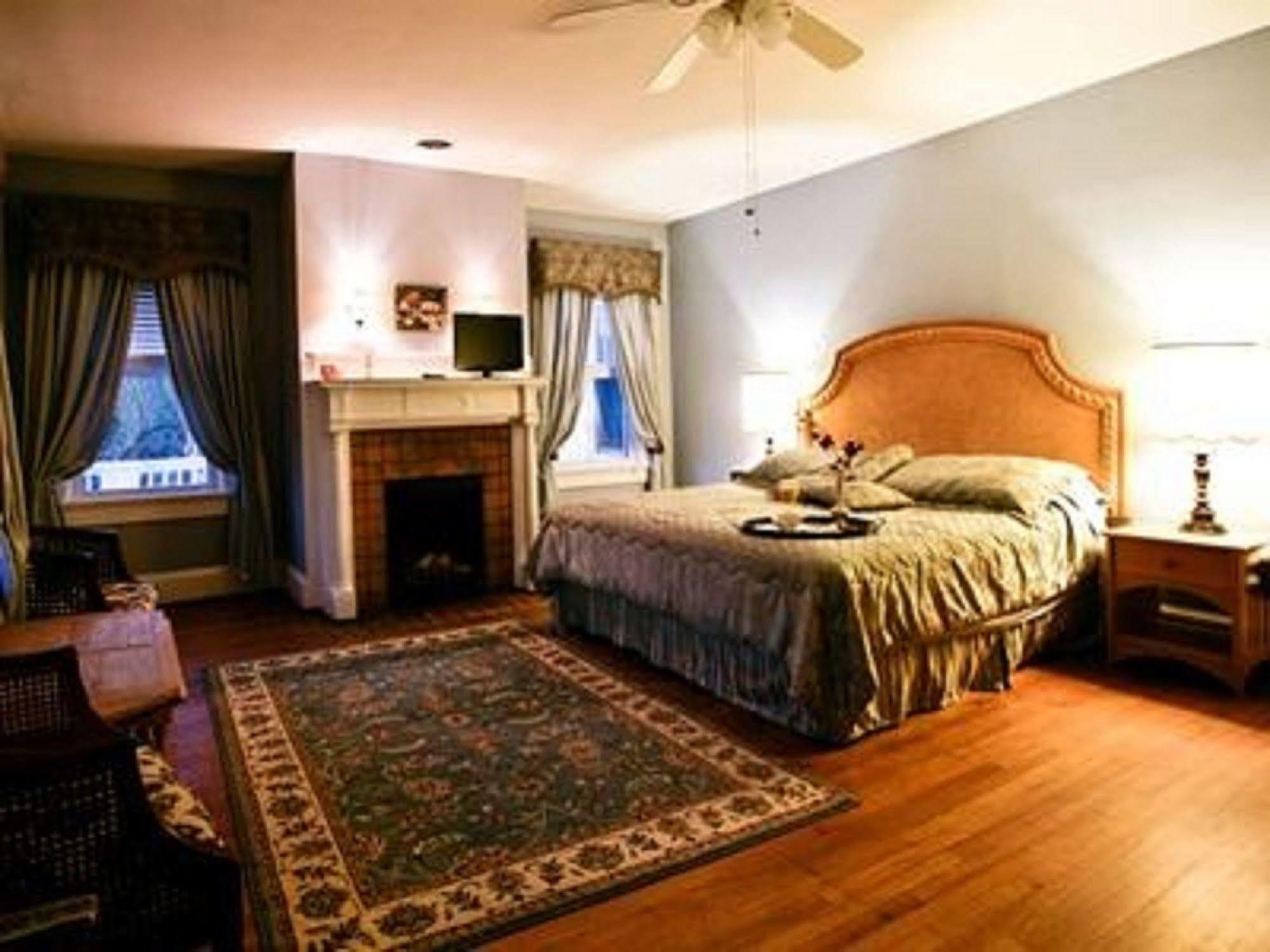 Simply Divine Hotel Dunn Kültér fotó